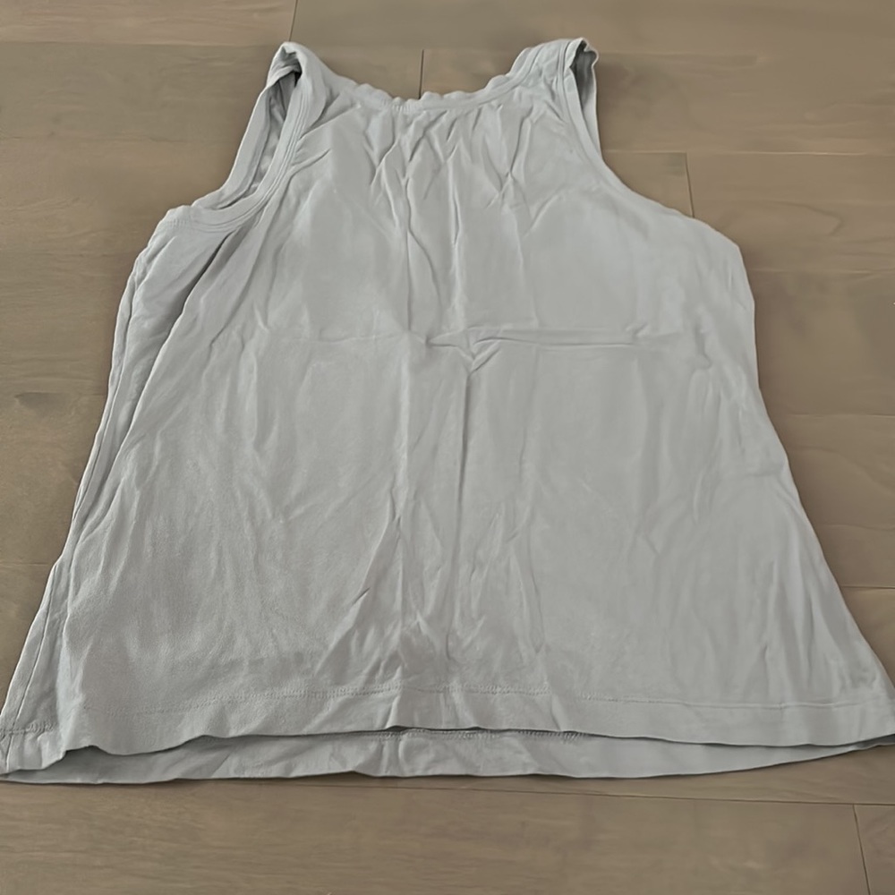 New without tag banana republic timeless cami tank size M in grey - Picture 3 of 3